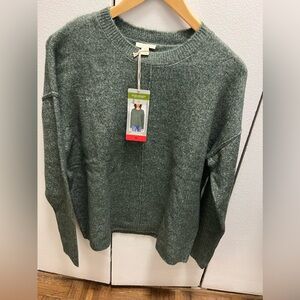Legendary Outfitters green sweater. Brand new with tags on. Size M.